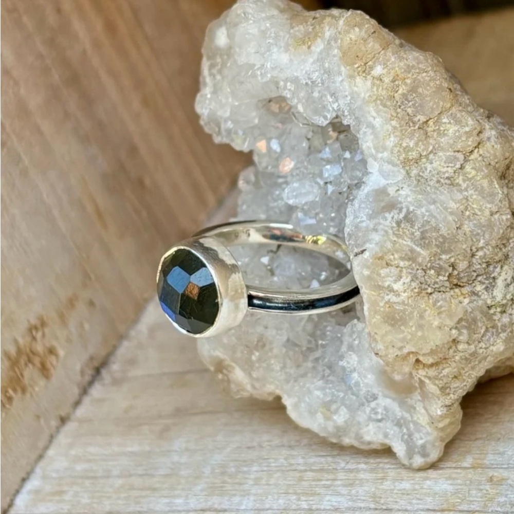 Labradorite Ring - Picture 8 of 13